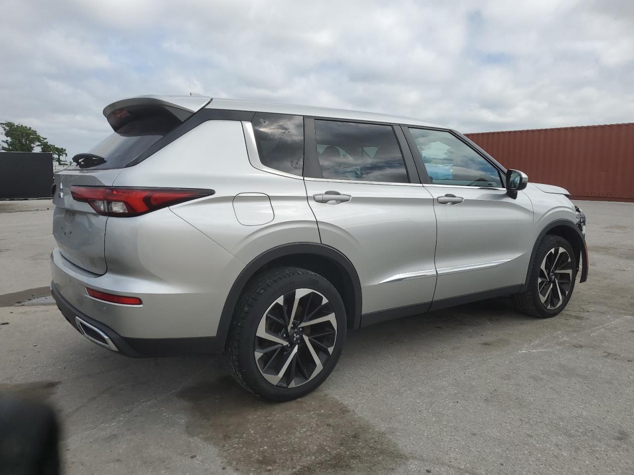 2022 MITSUBISHI outlander