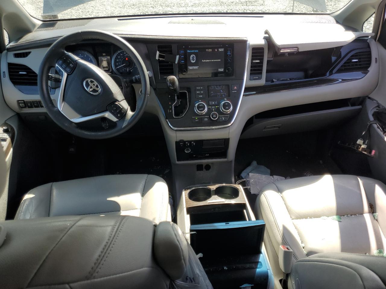 2015 TOYOTA SIENNA