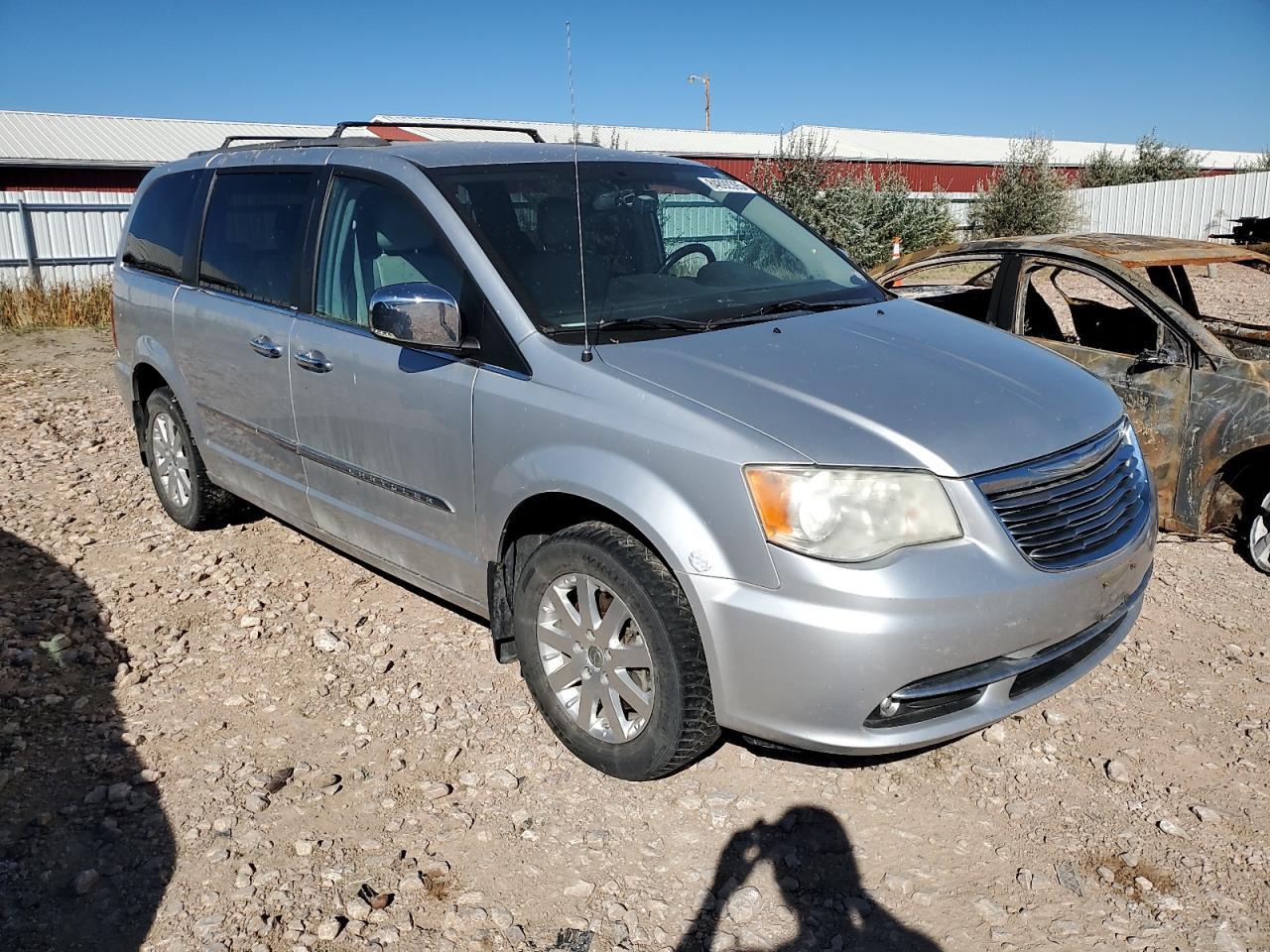 2012 CHRYSLER Town & Country