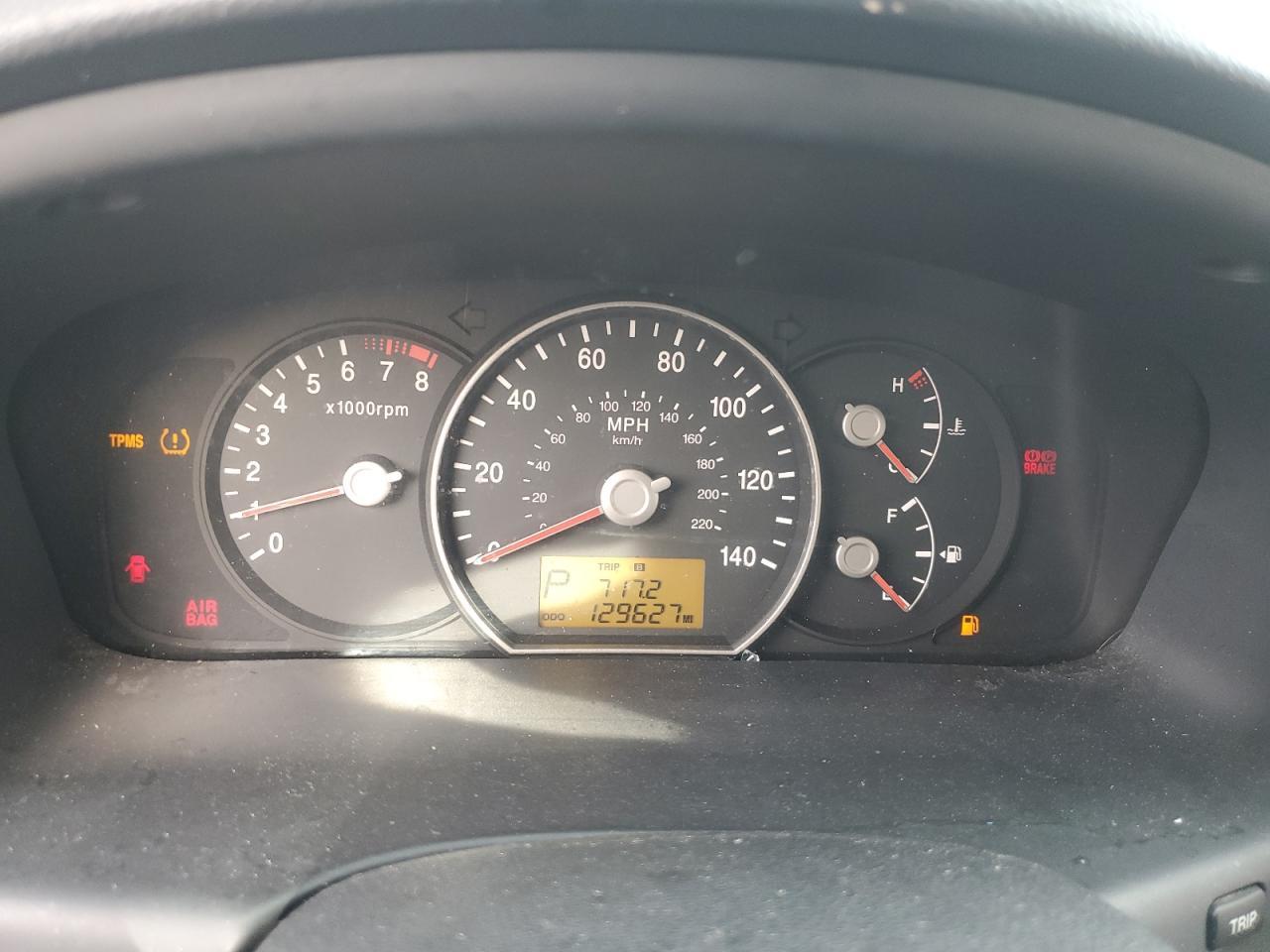 2009 KIA RONDO