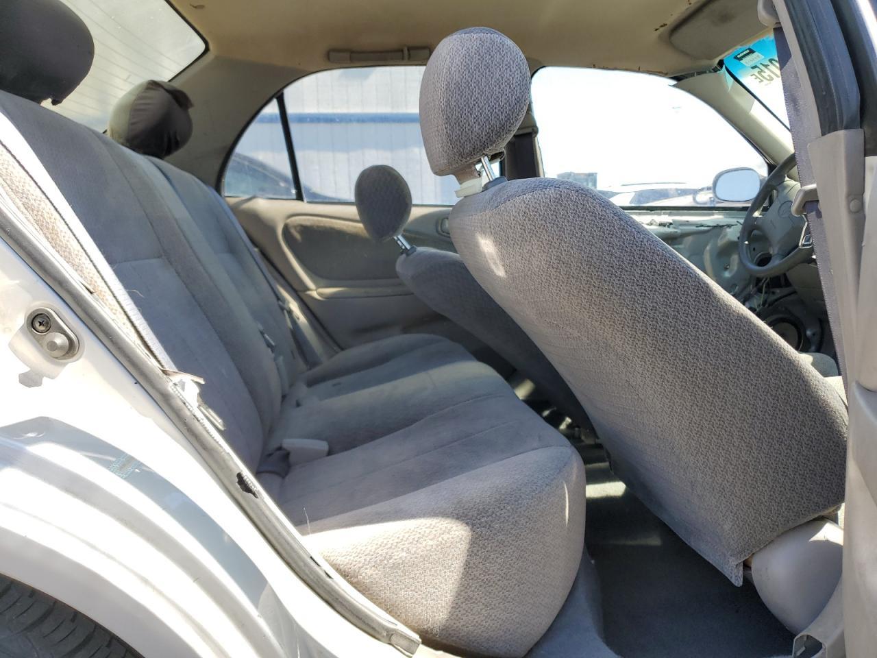 2002 TOYOTA COROLLA