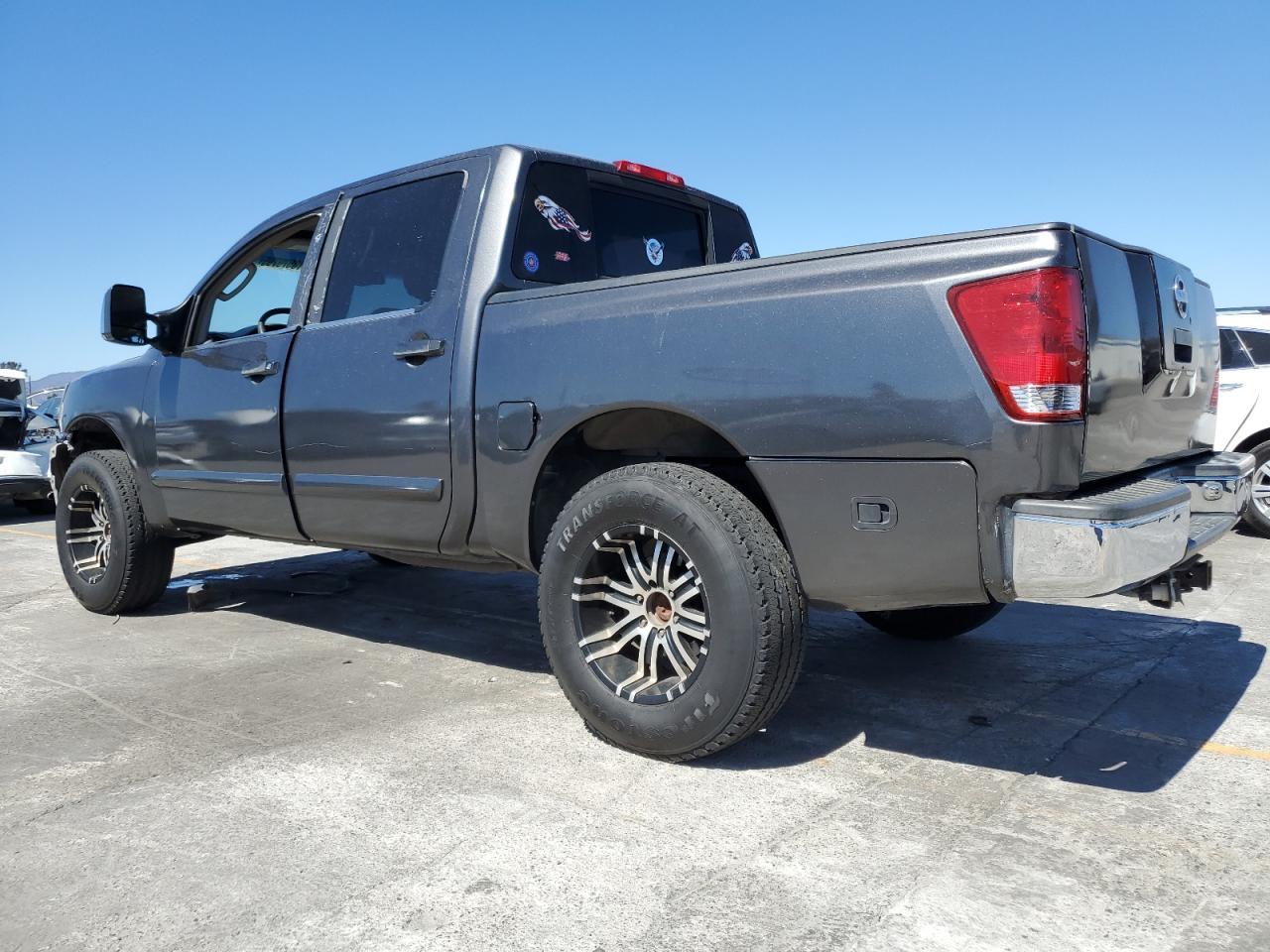 2005 NISSAN Titan