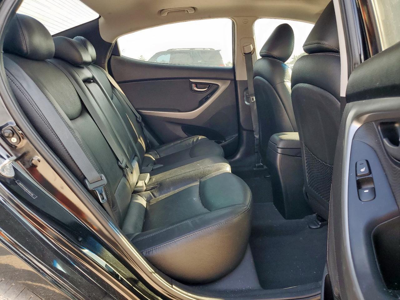 2012 HYUNDAI ELANTRA