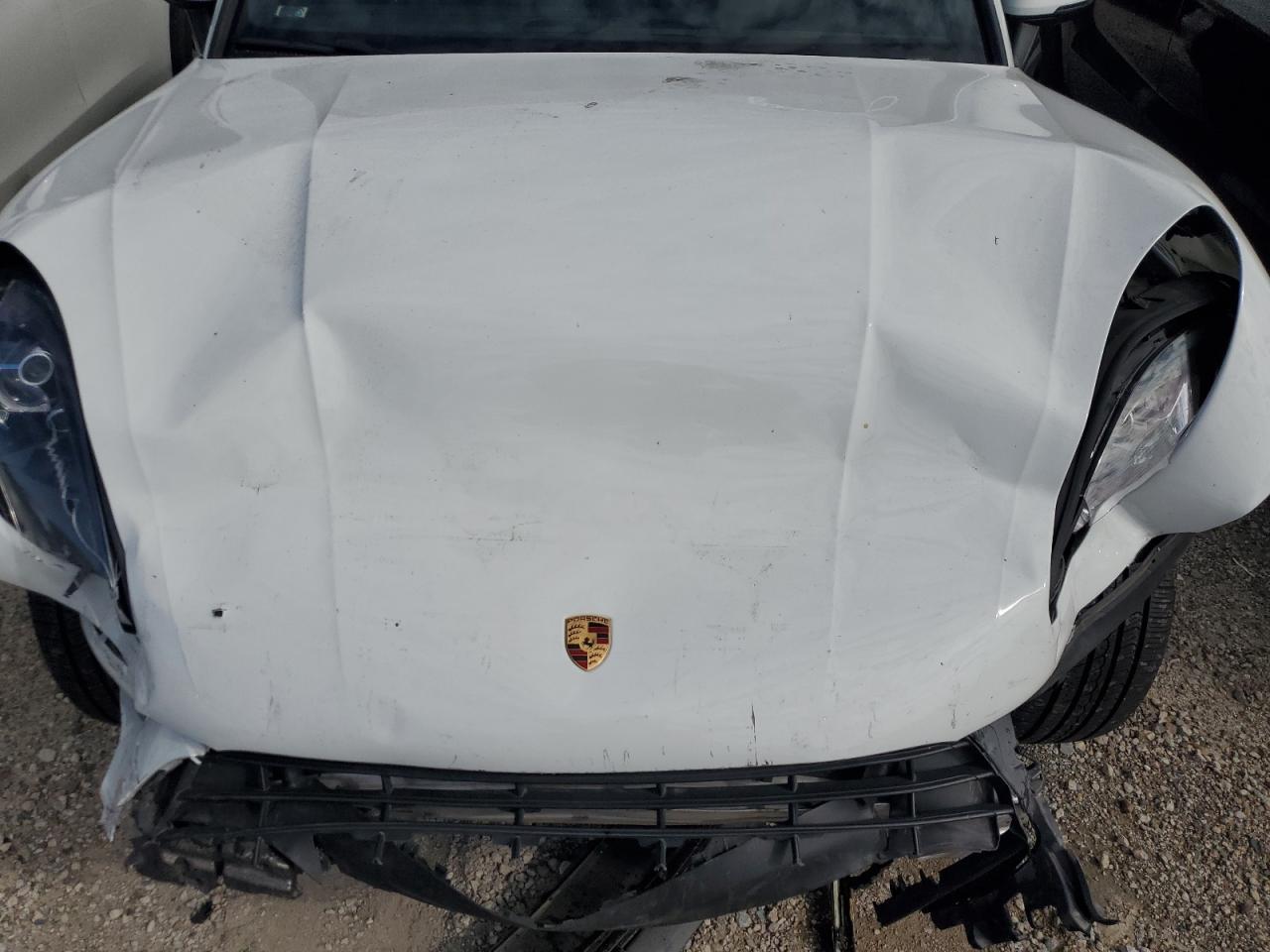 2019 PORSCHE Macan
