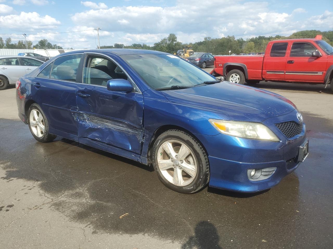 2011 TOYOTA CAMRY