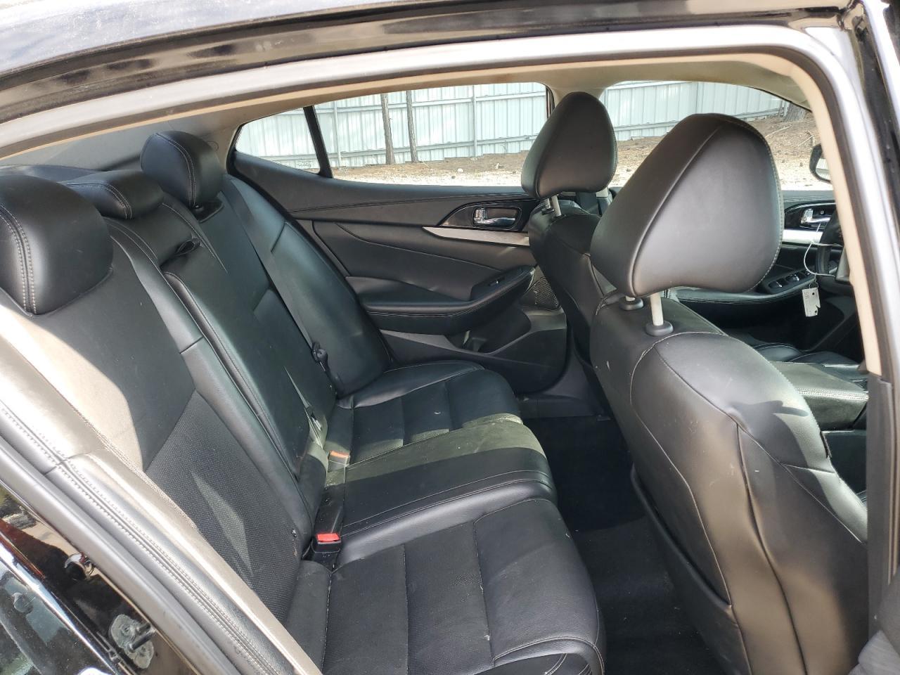 2016 NISSAN Maxima
