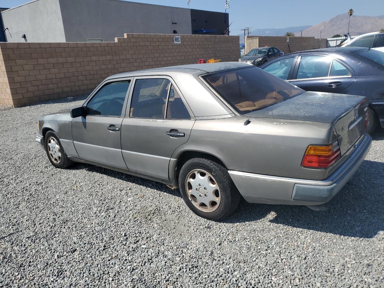 1995 MERCEDES-BENZ E-Class