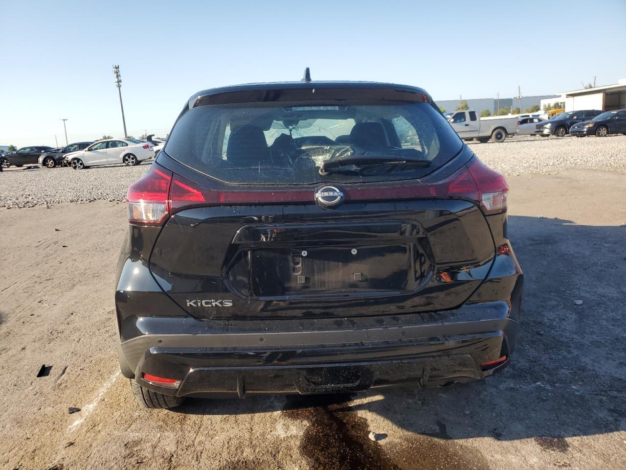 2023 NISSAN KICKS