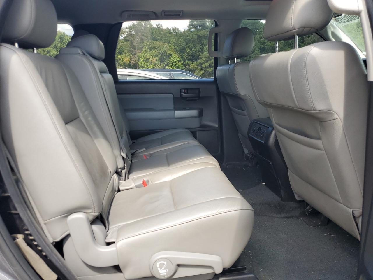 2017 TOYOTA Sequoia