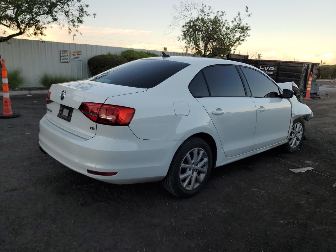 2015 VOLKSWAGEN JETTA
