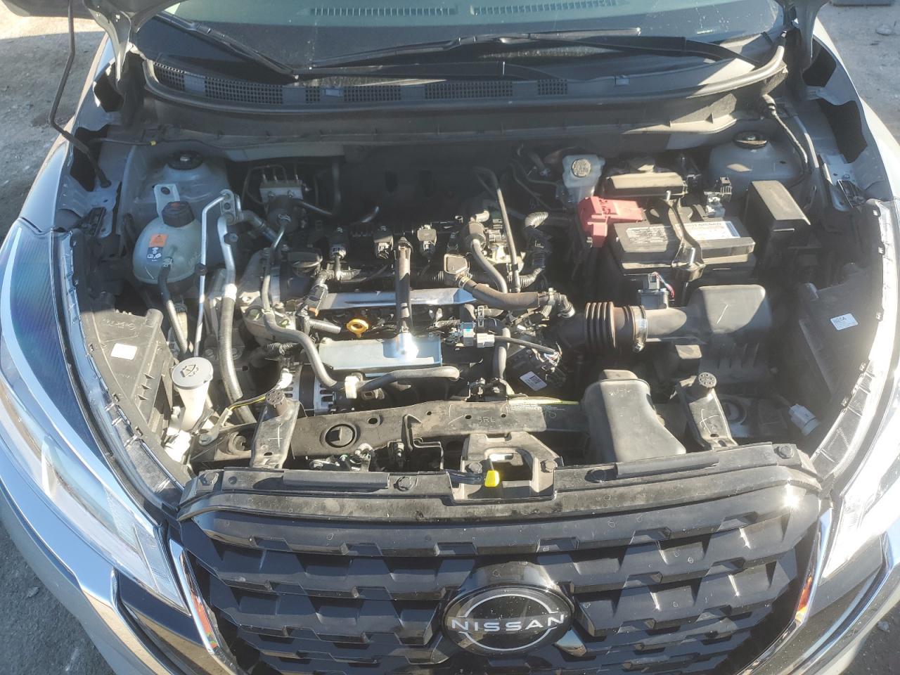 2024 NISSAN KICKS