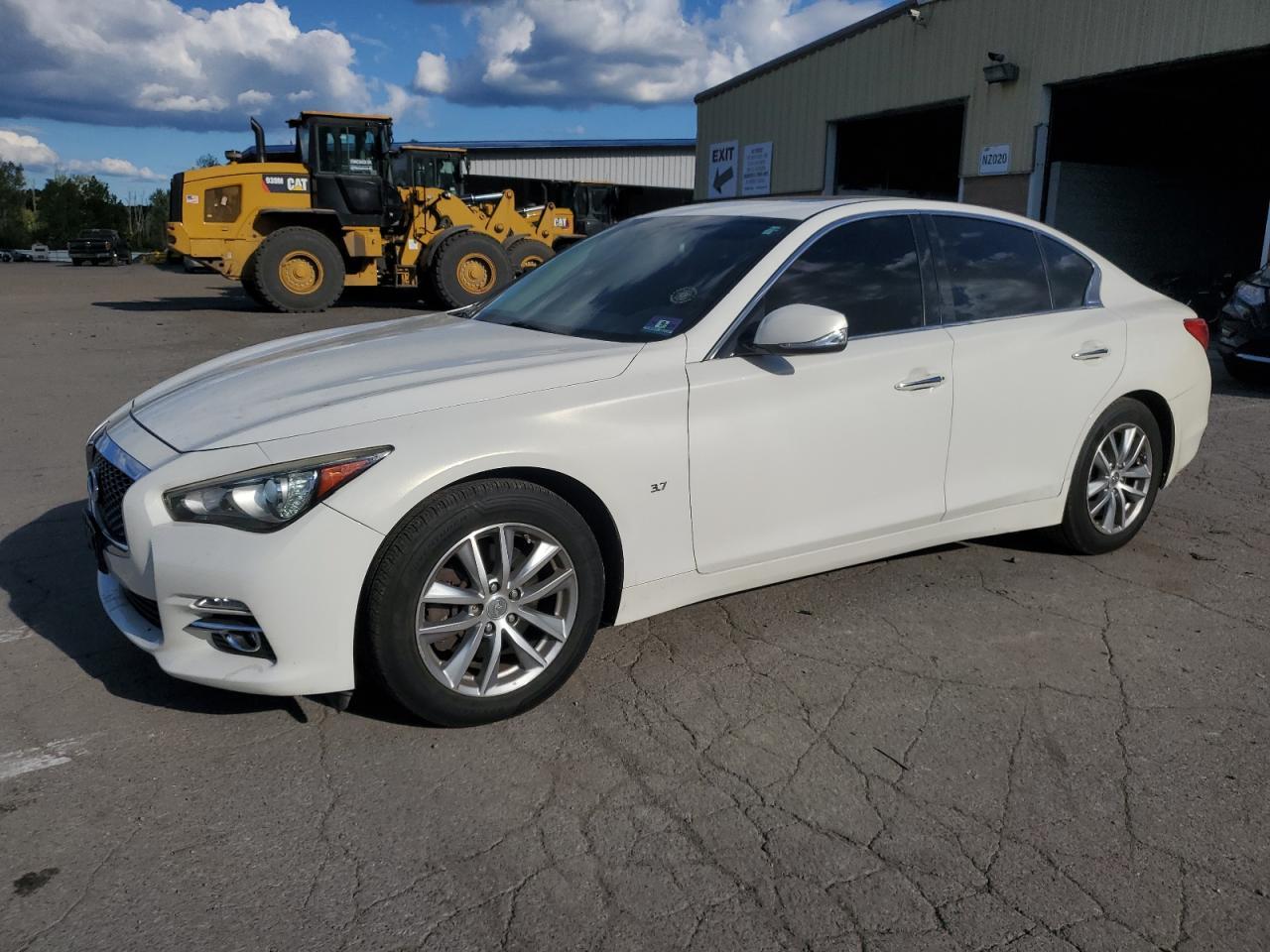 2015 INFINITI Q50