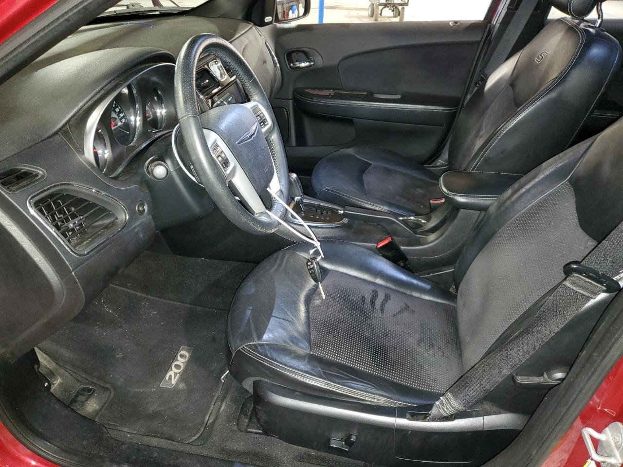 2011 CHRYSLER 200