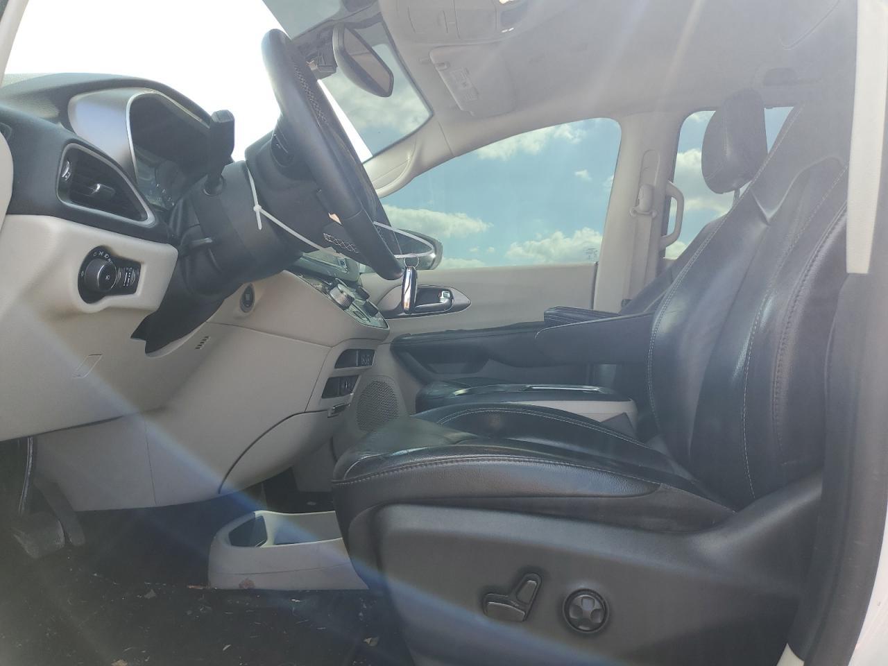 2022 CHRYSLER Pacifica