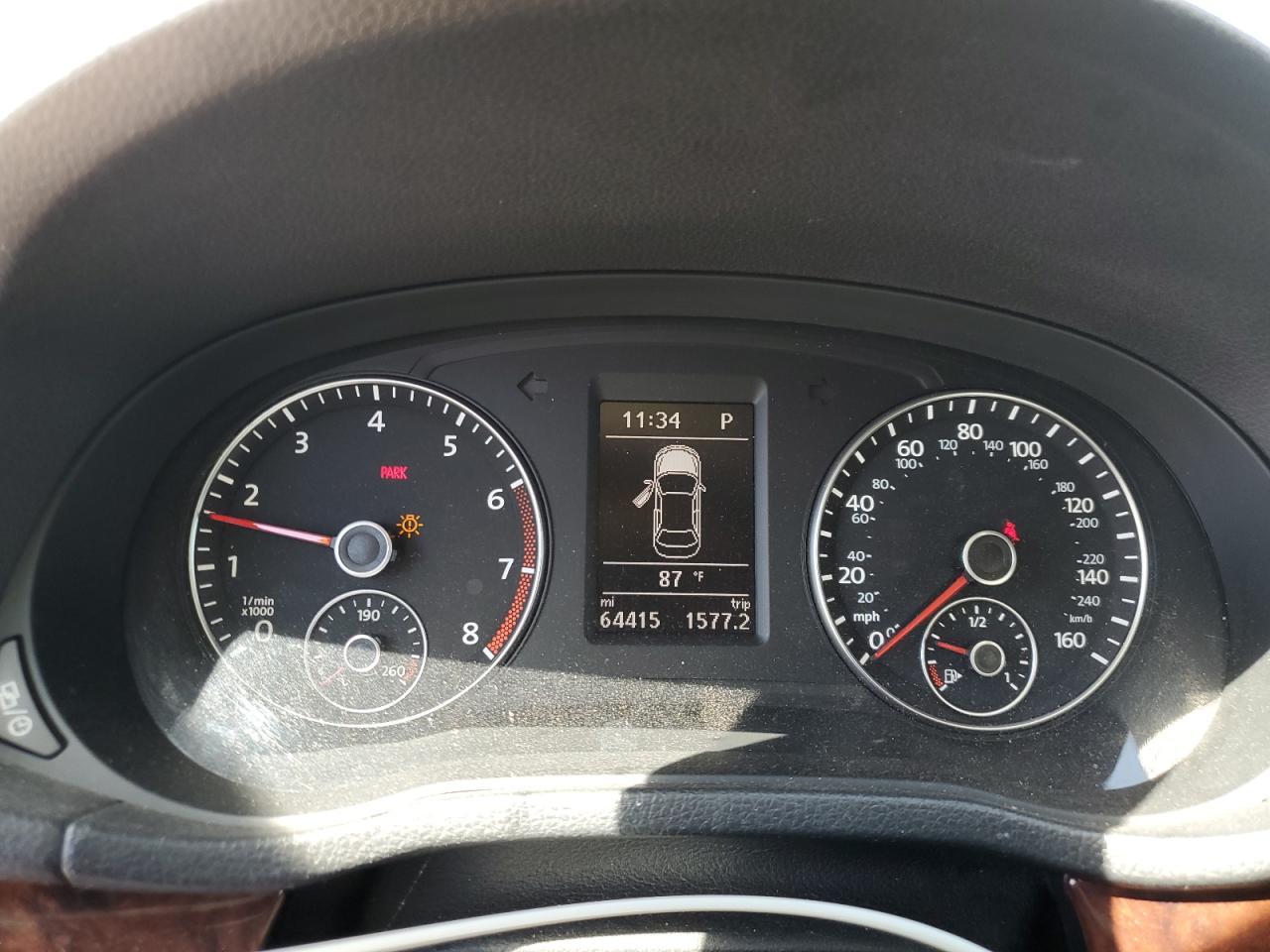 2013 VOLKSWAGEN Passat