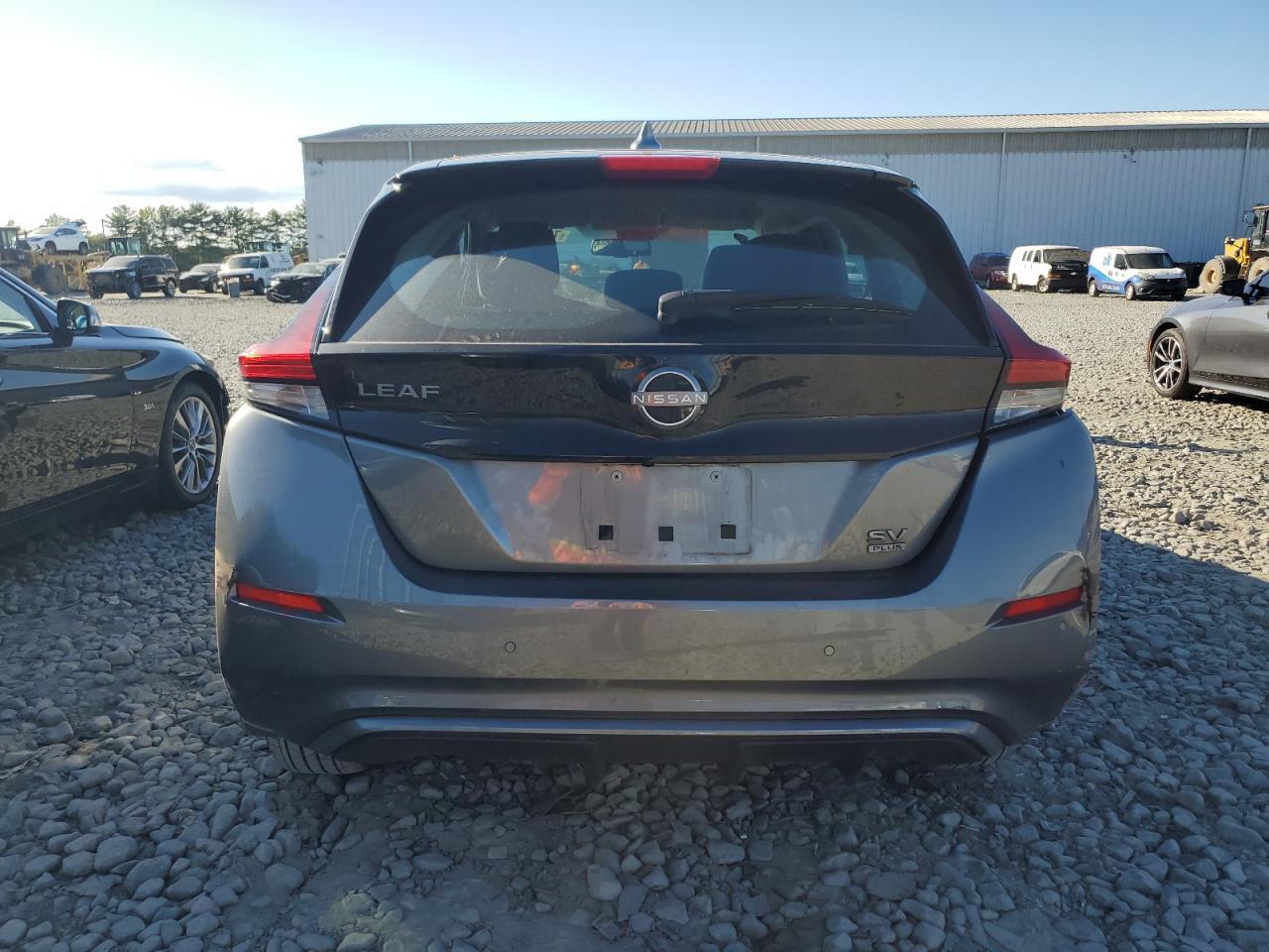 2024 NISSAN LEAF