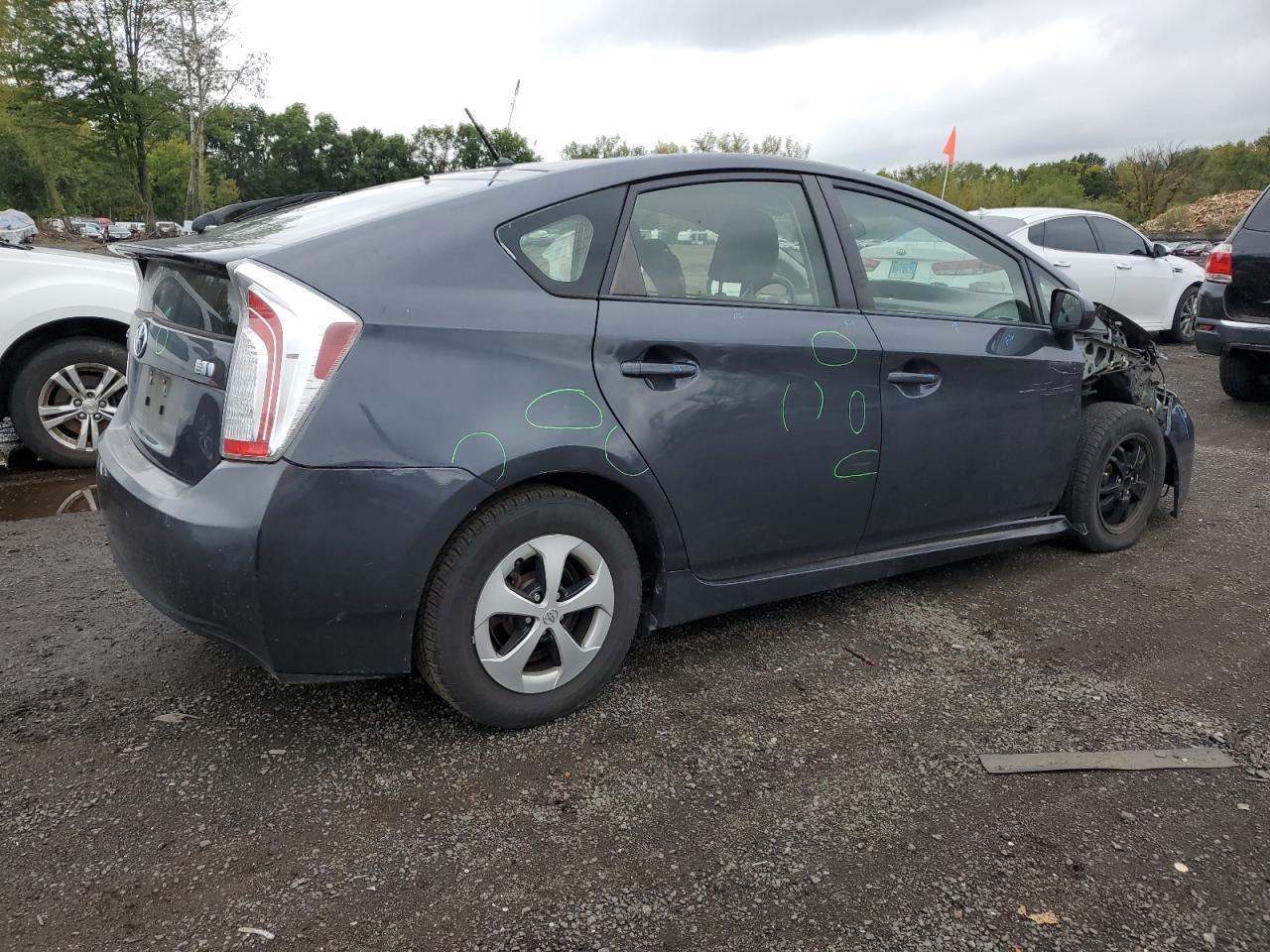 2013 TOYOTA PRIUS