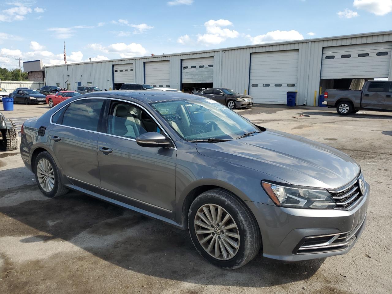 2016 VOLKSWAGEN Passat