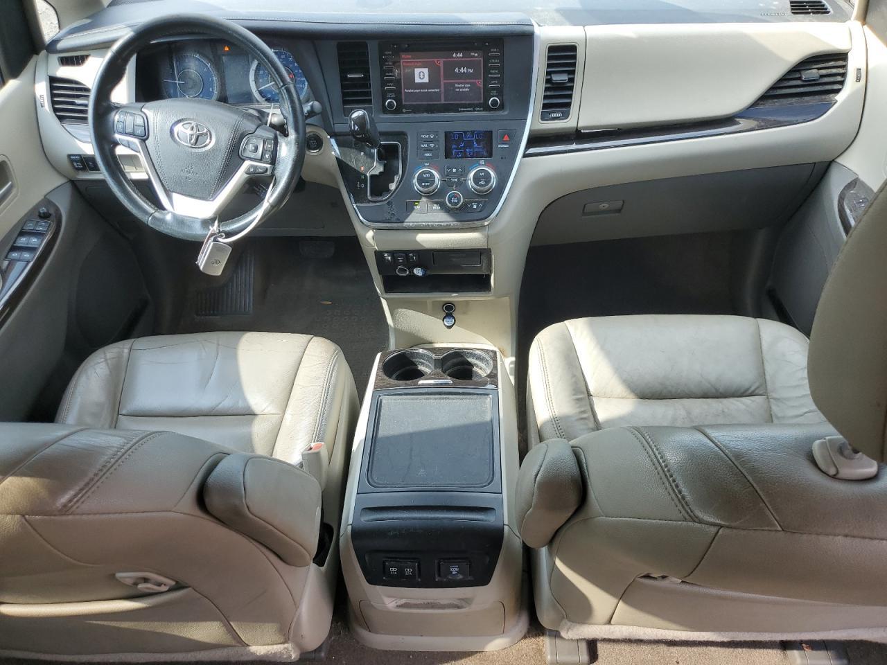 2018 TOYOTA SIENNA