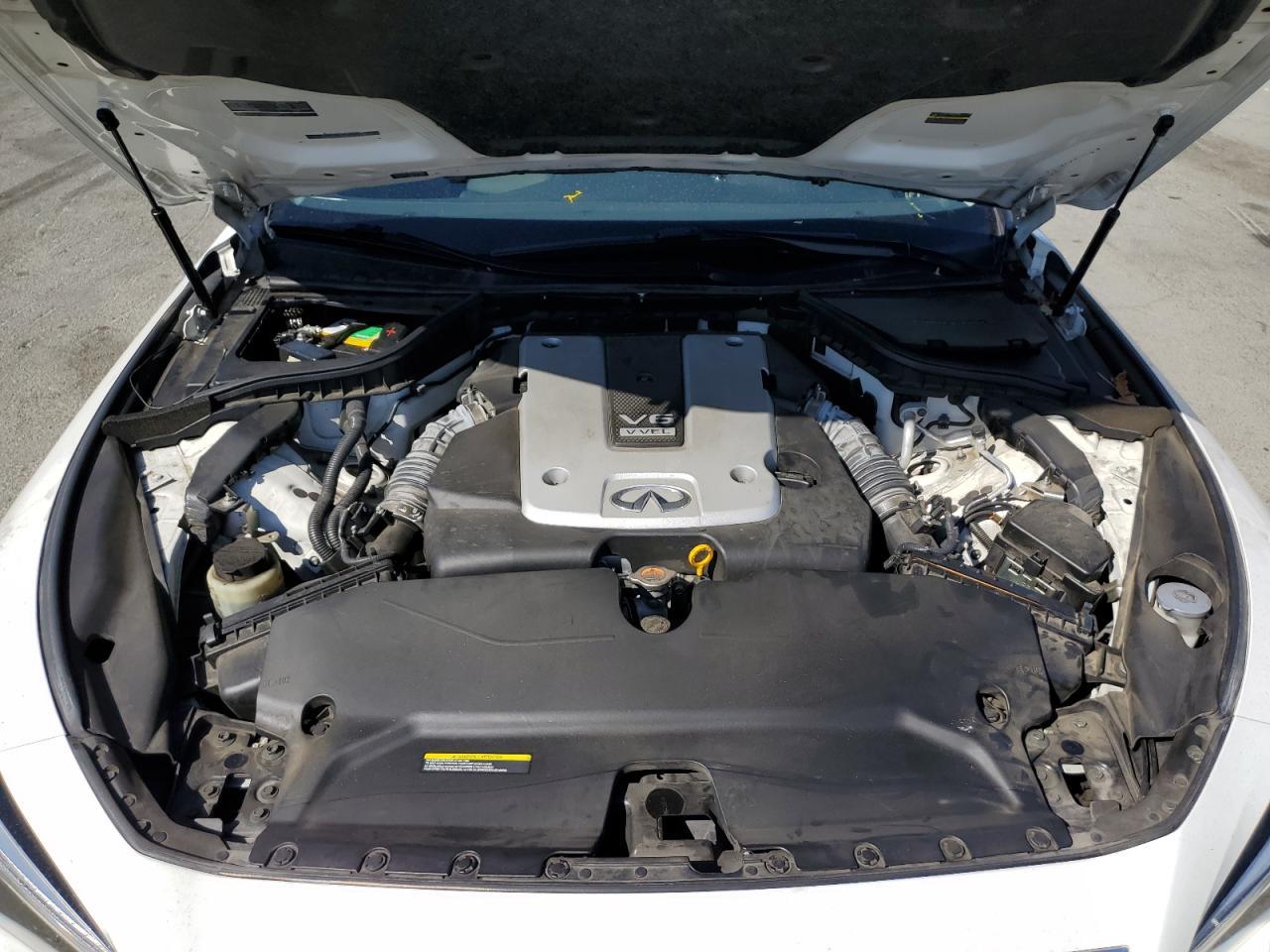 2015 INFINITI Q50