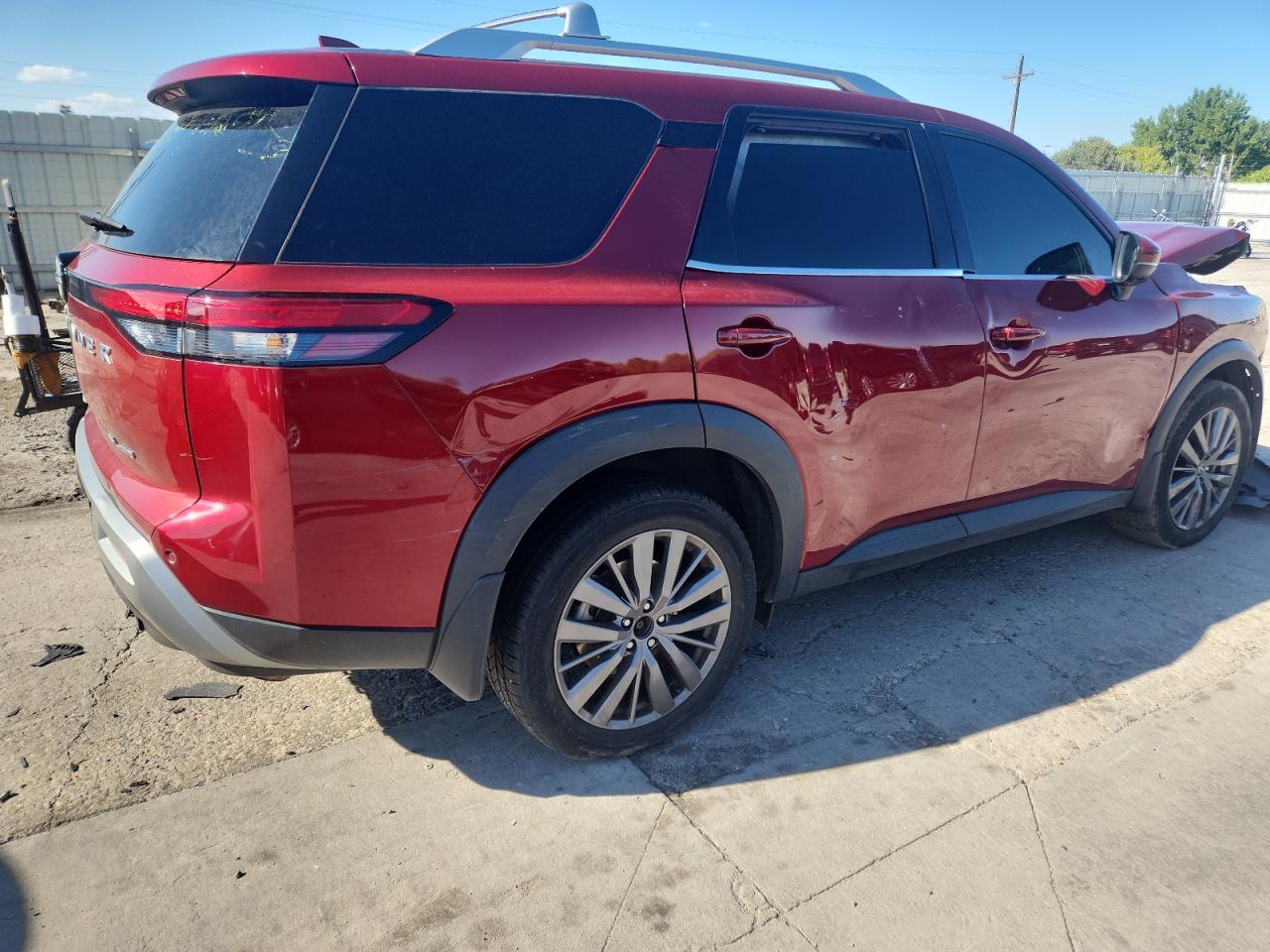 2022 NISSAN PATHFINDER