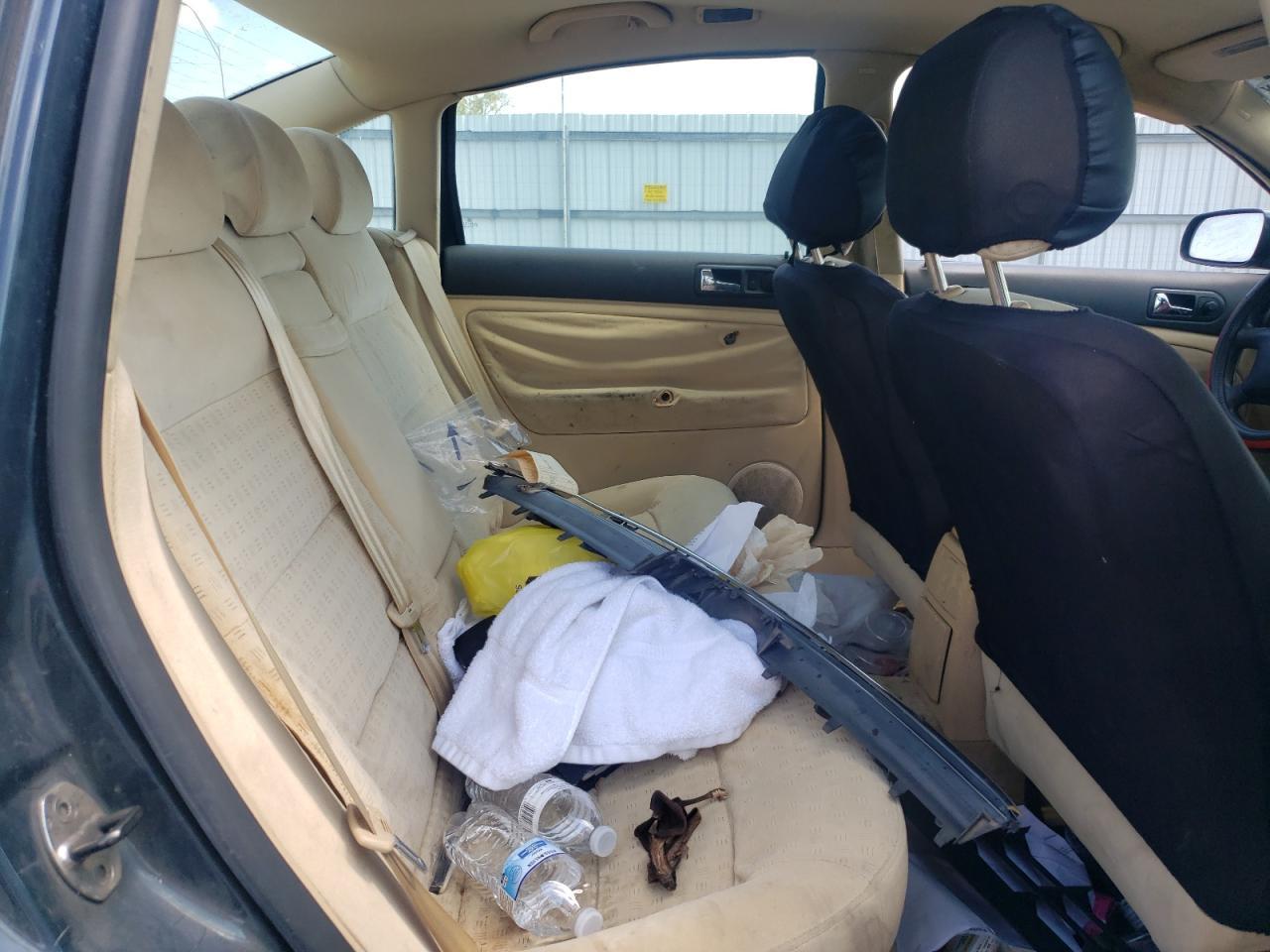 2003 VOLKSWAGEN Passat
