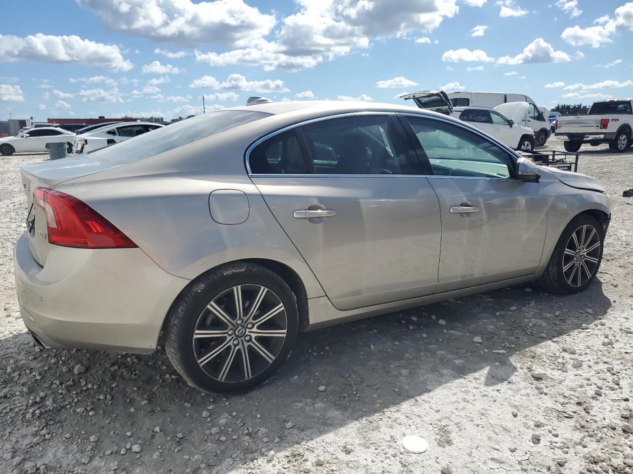 2018 VOLVO S60