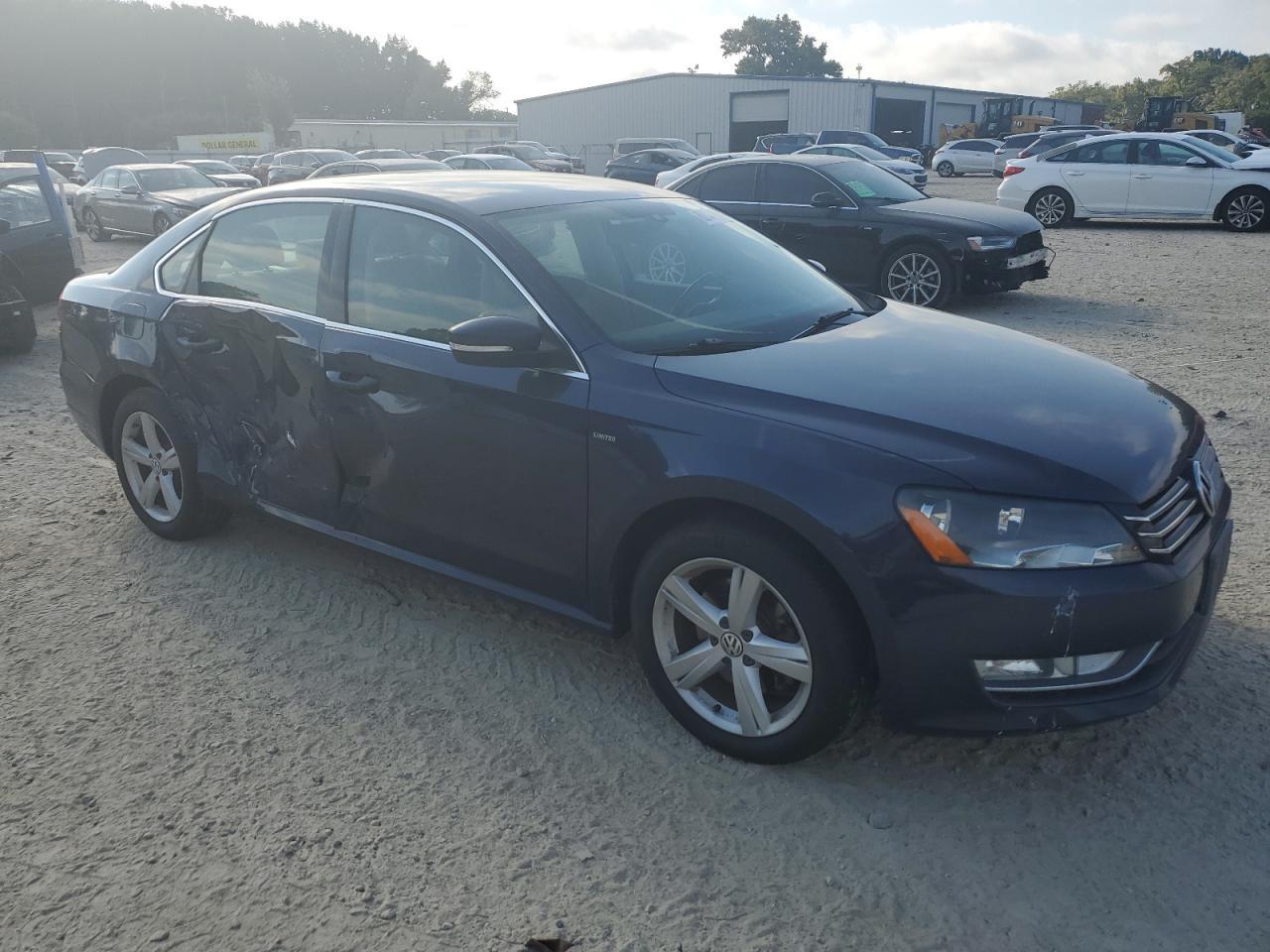2015 VOLKSWAGEN Passat