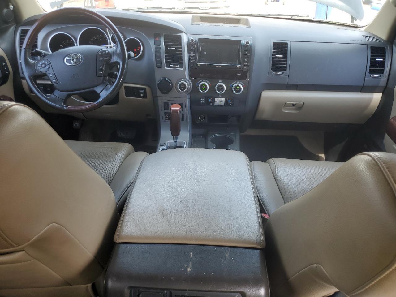 2011 TOYOTA Sequoia