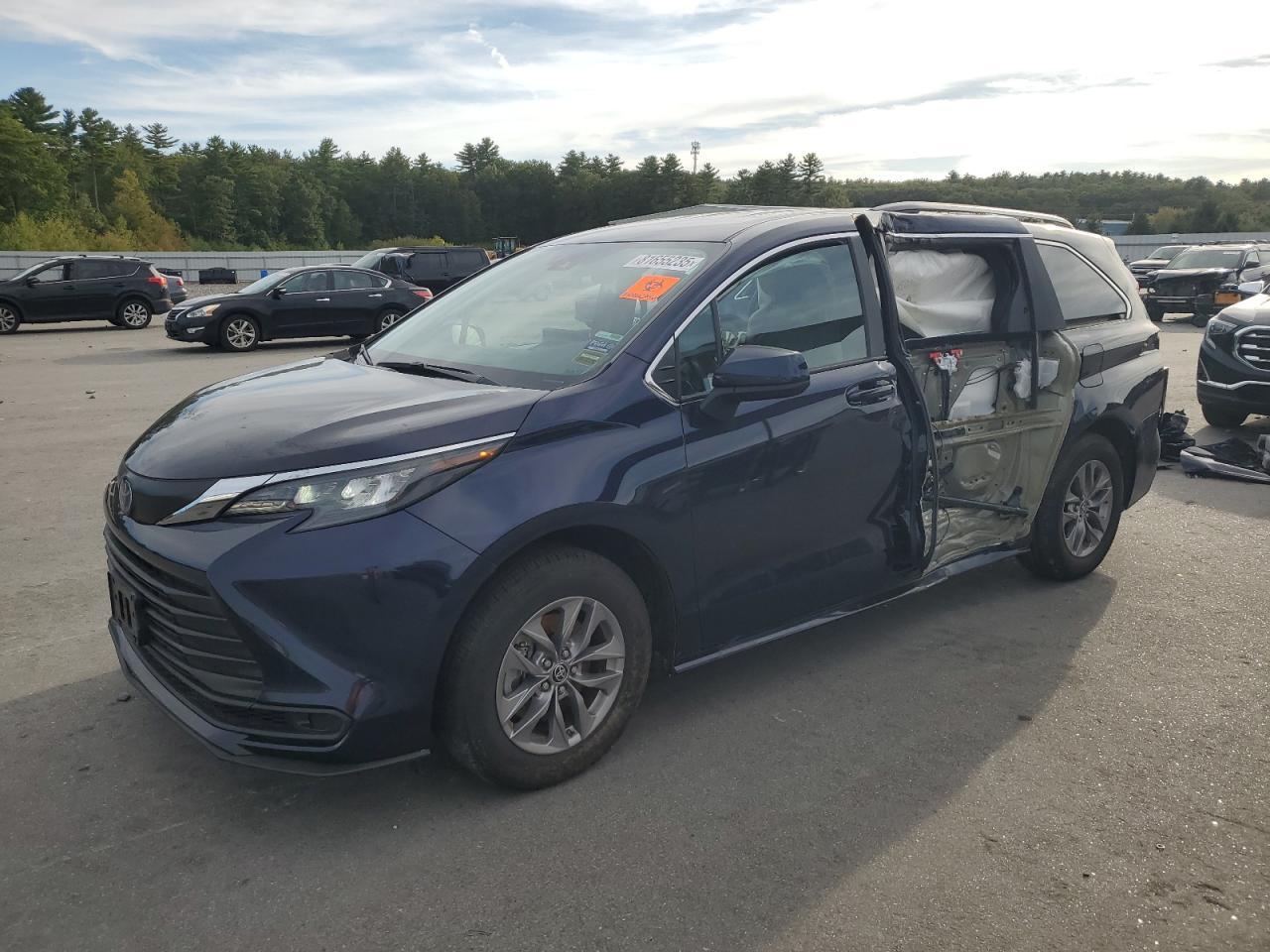 2025 TOYOTA SIENNA