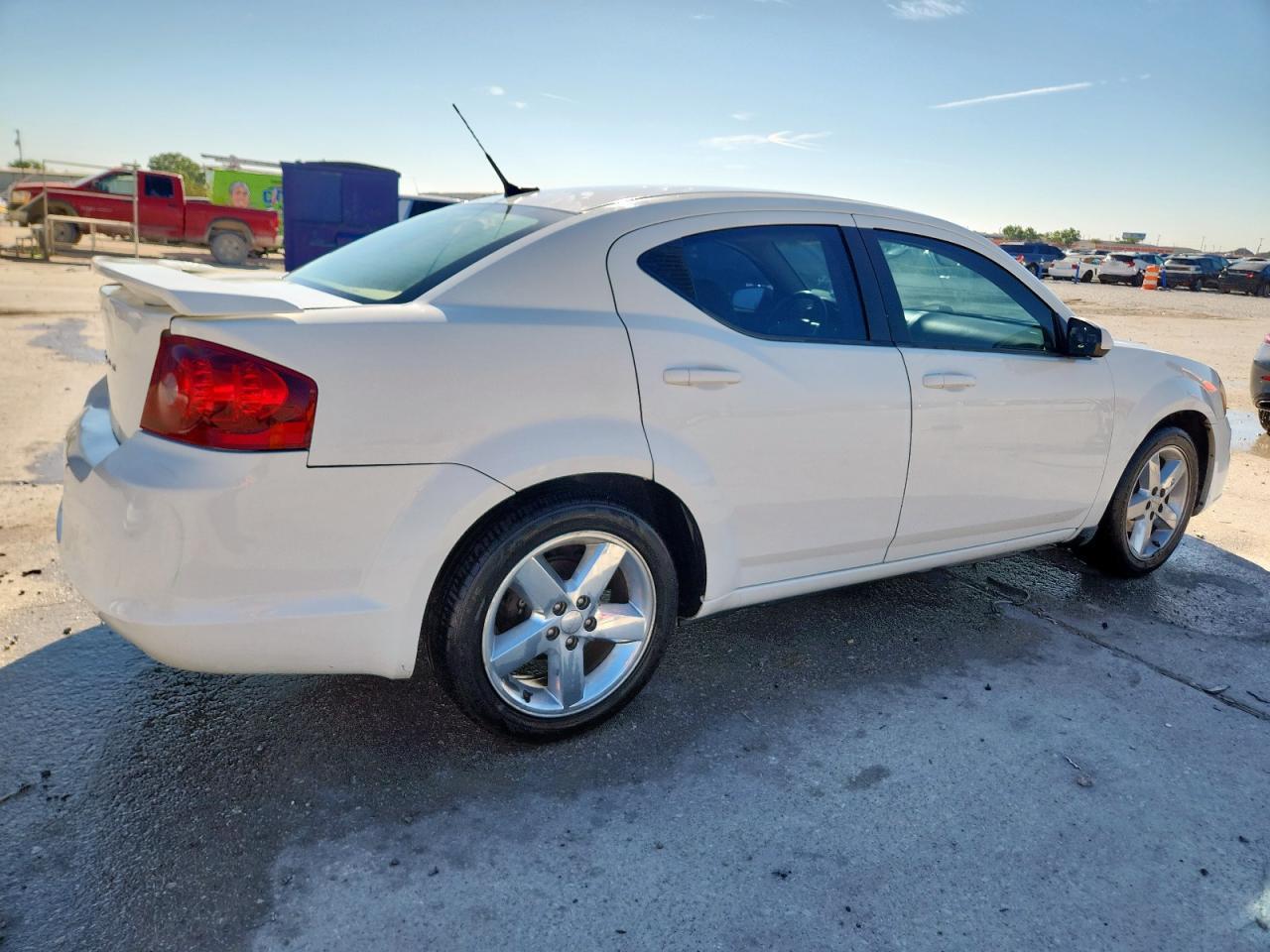 2011 DODGE Avenger