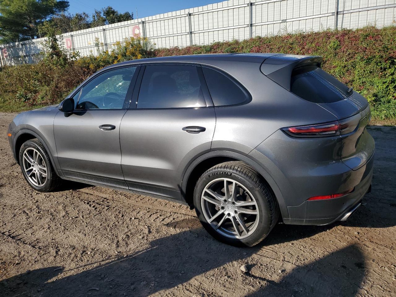 2019 PORSCHE CAYENNE