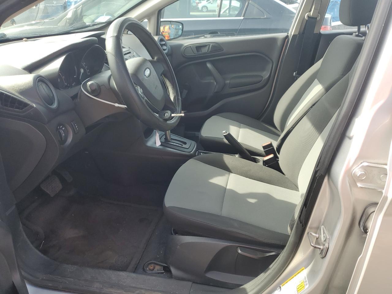 2016 FORD Fiesta