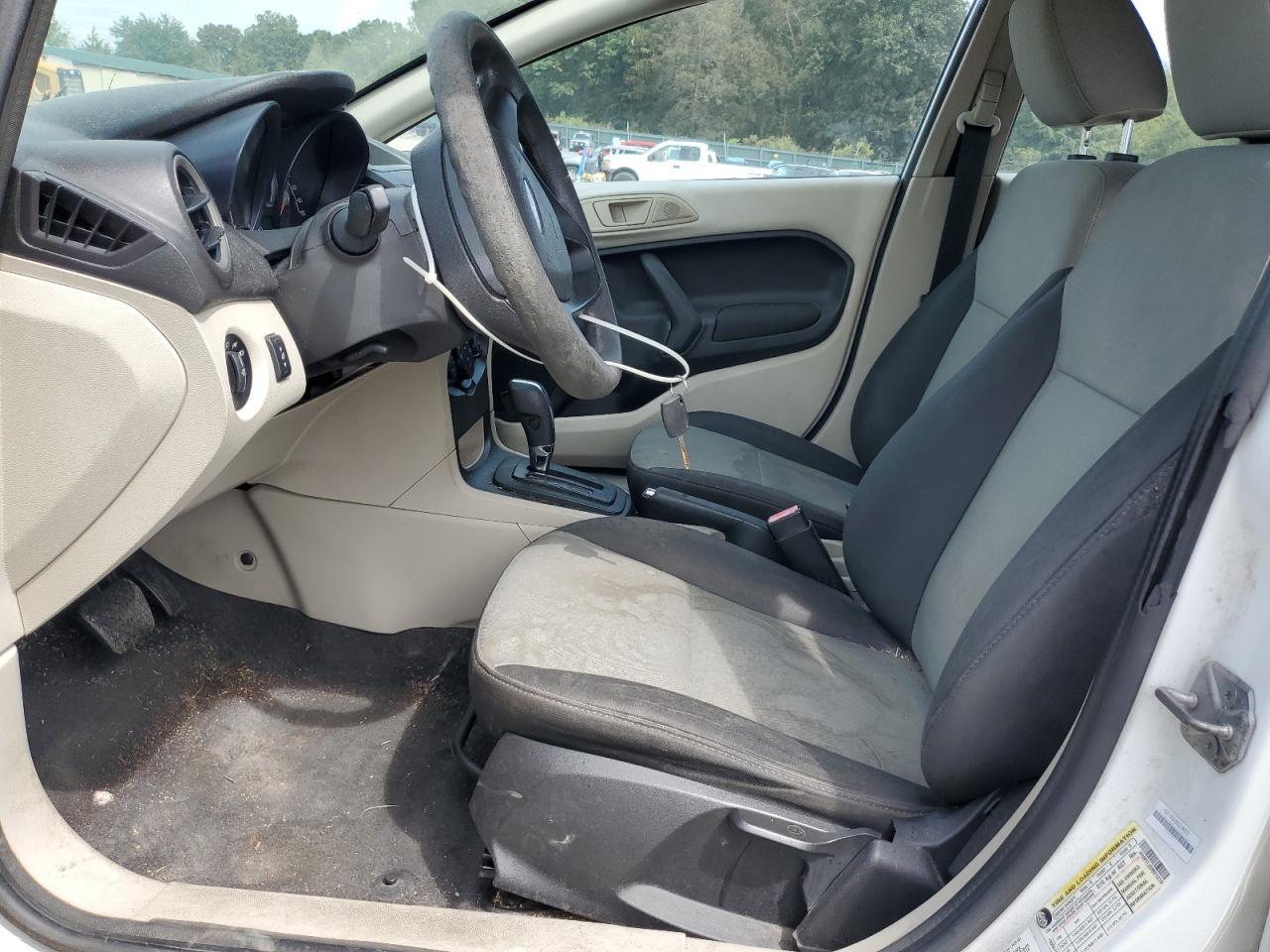 2013 FORD Fiesta
