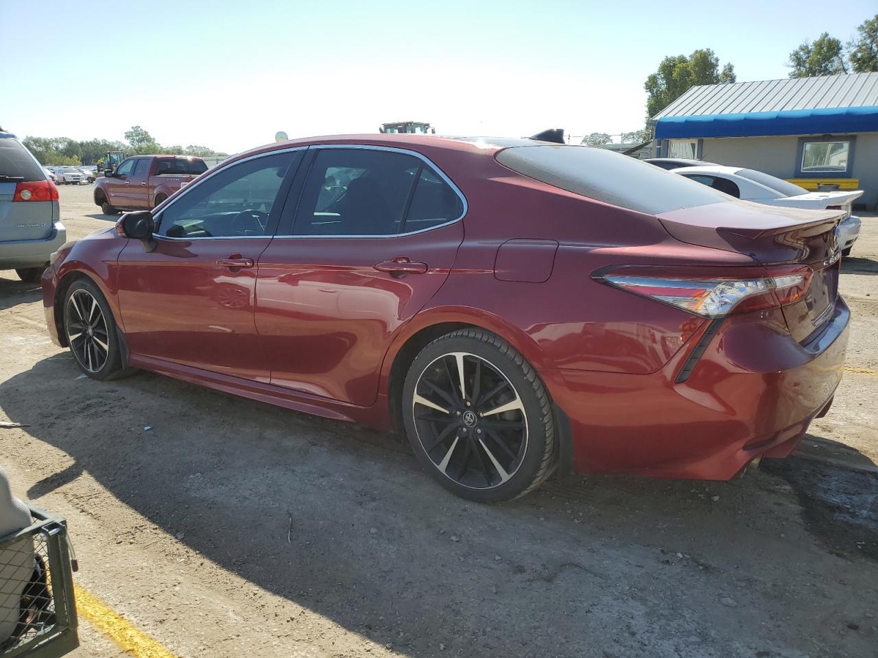 2018 TOYOTA CAMRY