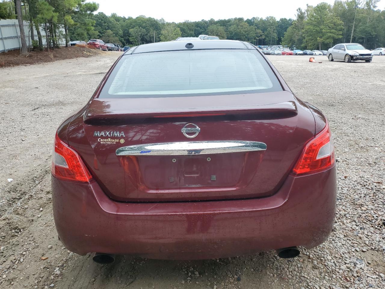 2010 NISSAN Maxima
