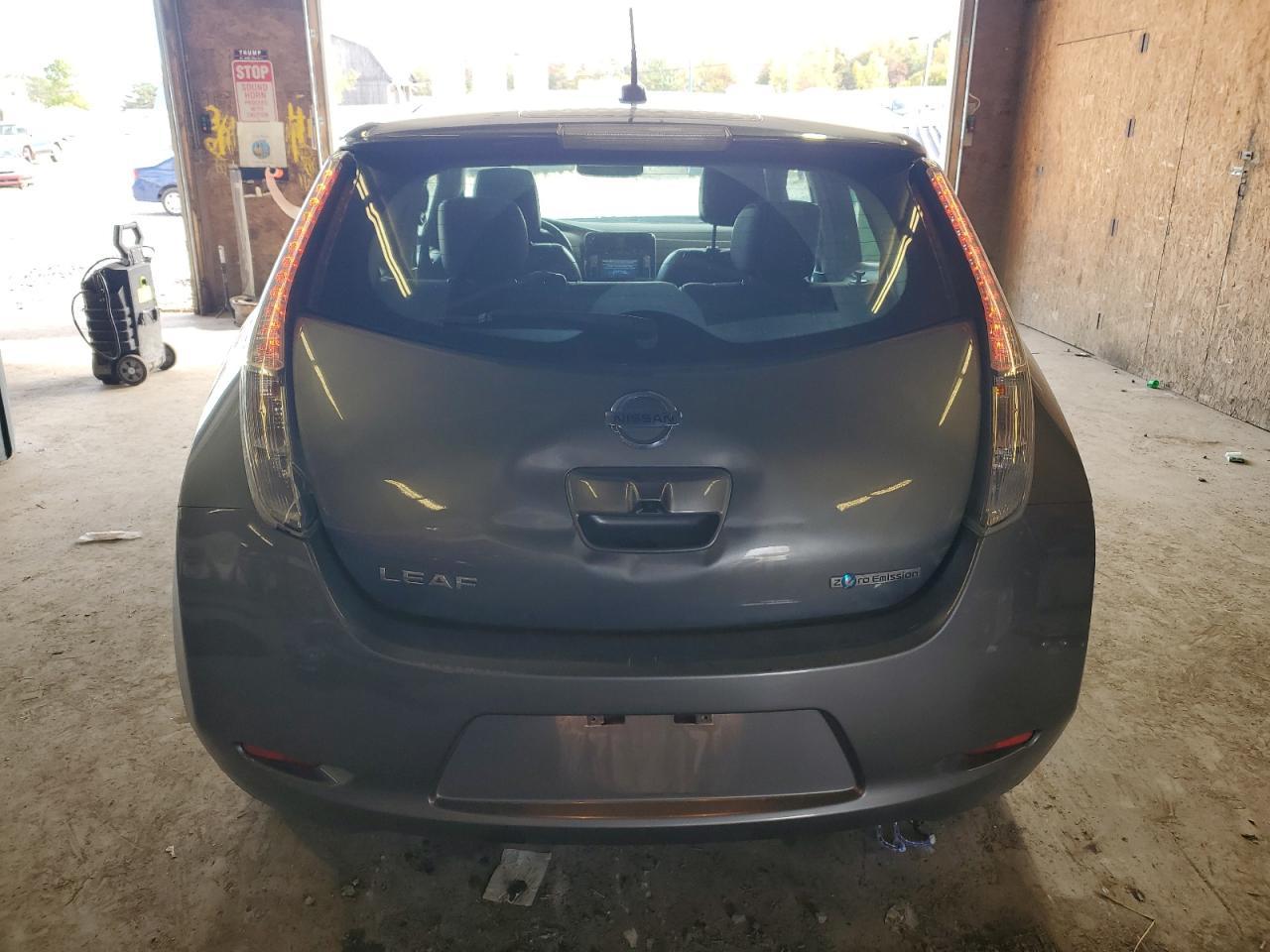 2015 NISSAN LEAF