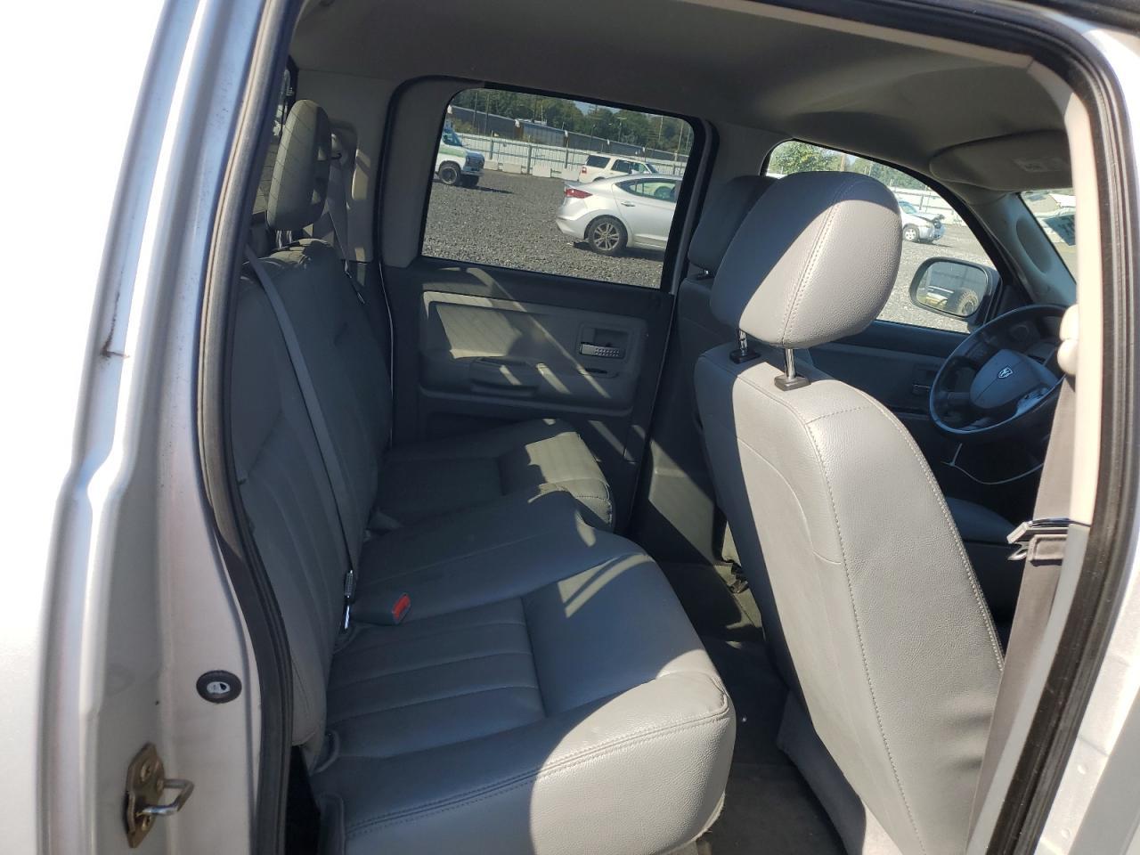 2005 DODGE Dakota
