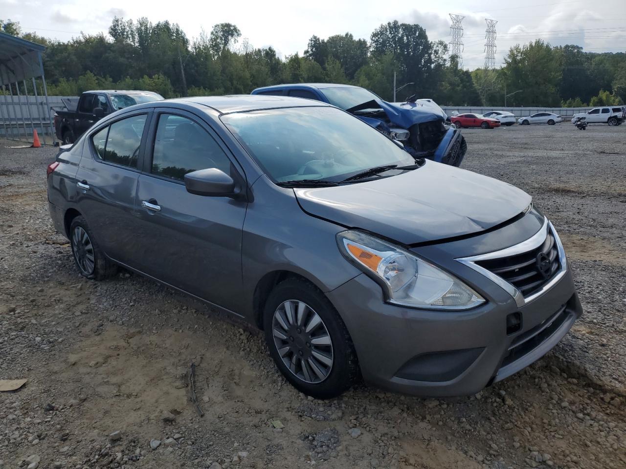 2016 NISSAN VERSA