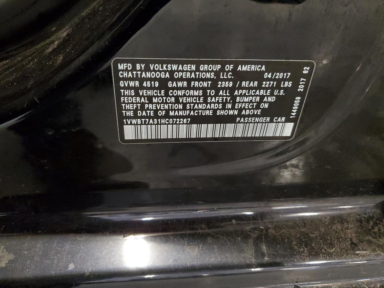 2017 VOLKSWAGEN Passat