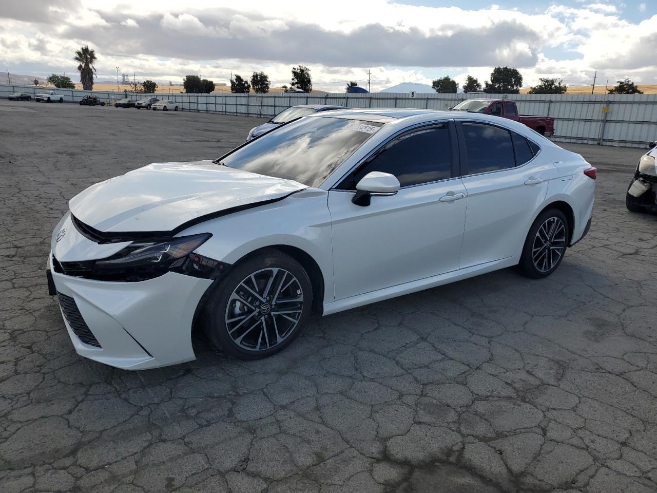 2025 TOYOTA CAMRY
