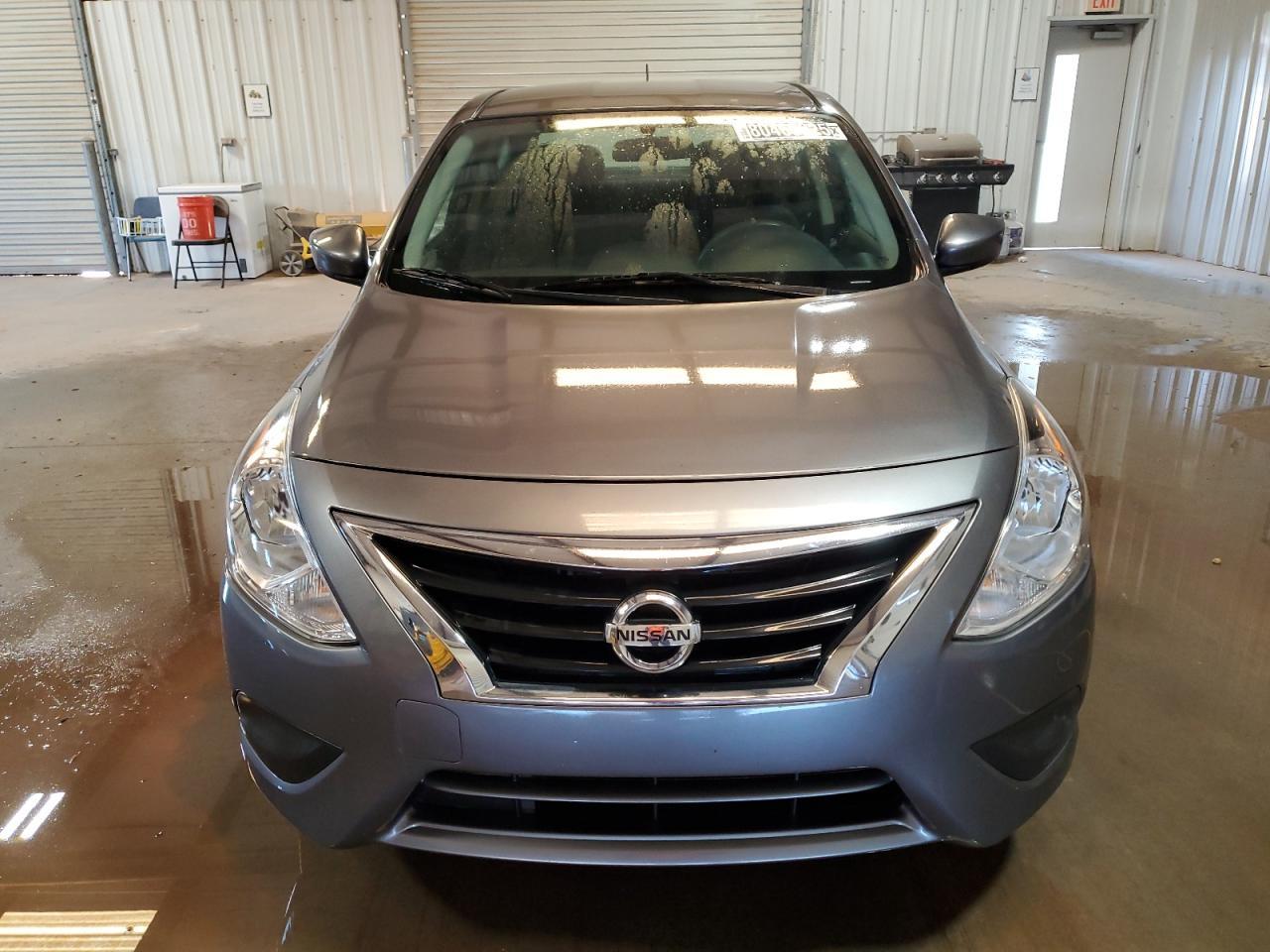 2017 NISSAN VERSA
