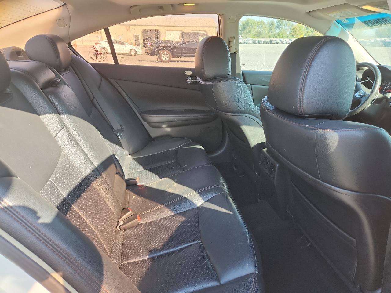 2014 NISSAN Maxima