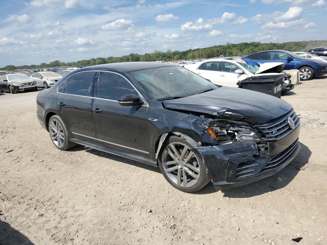 2017 VOLKSWAGEN Passat
