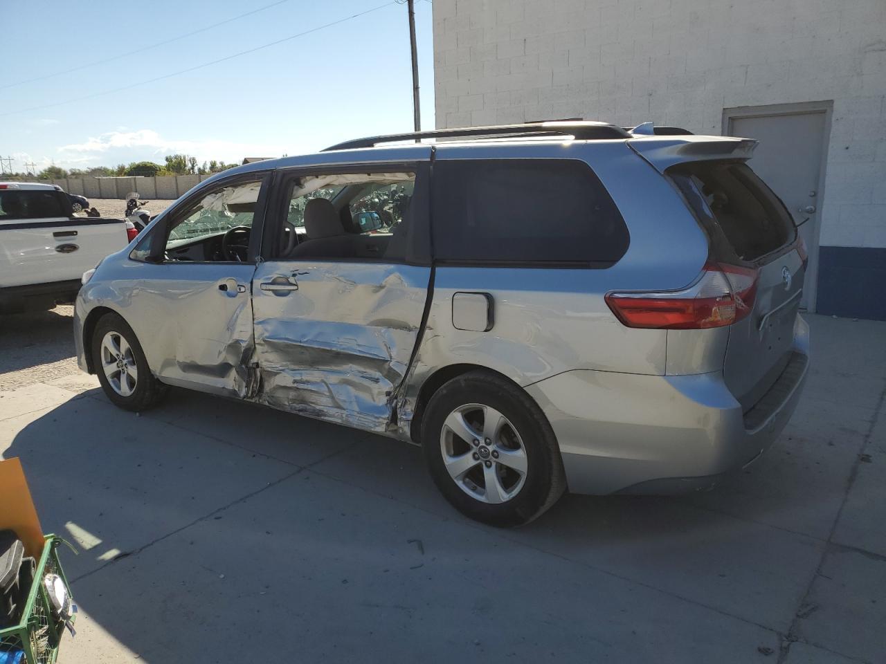 2019 TOYOTA SIENNA
