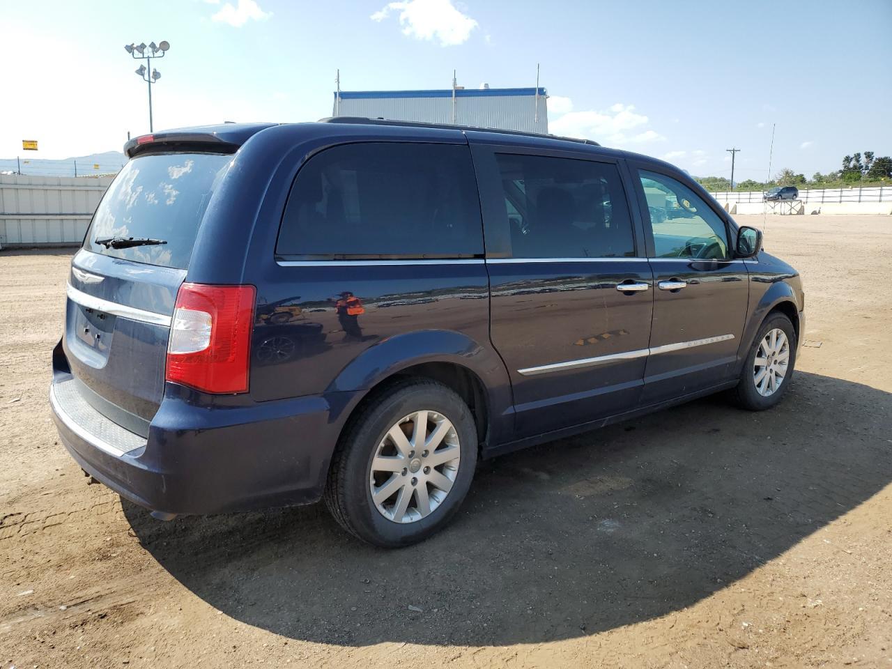 2016 CHRYSLER Town & Country
