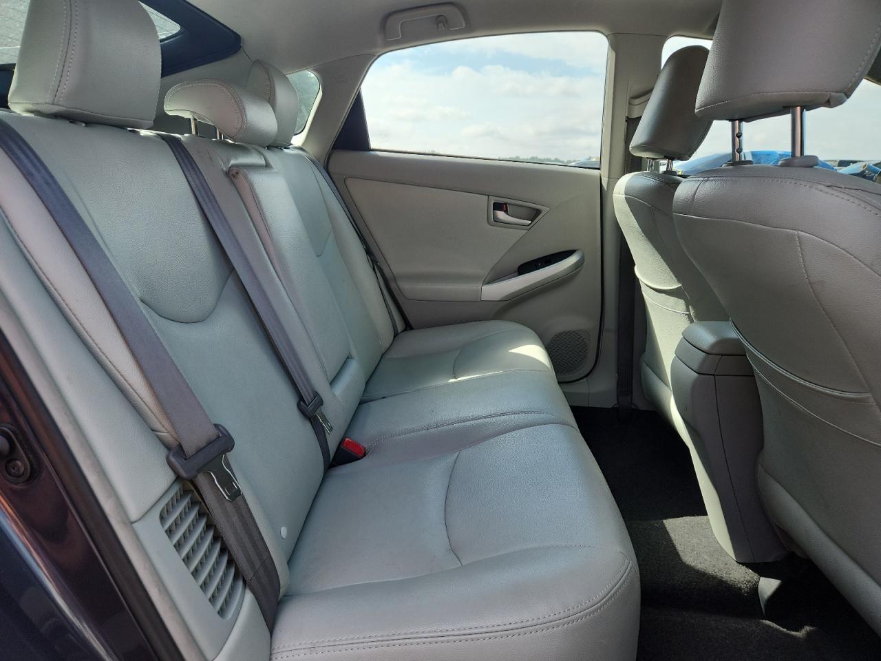 2015 TOYOTA PRIUS