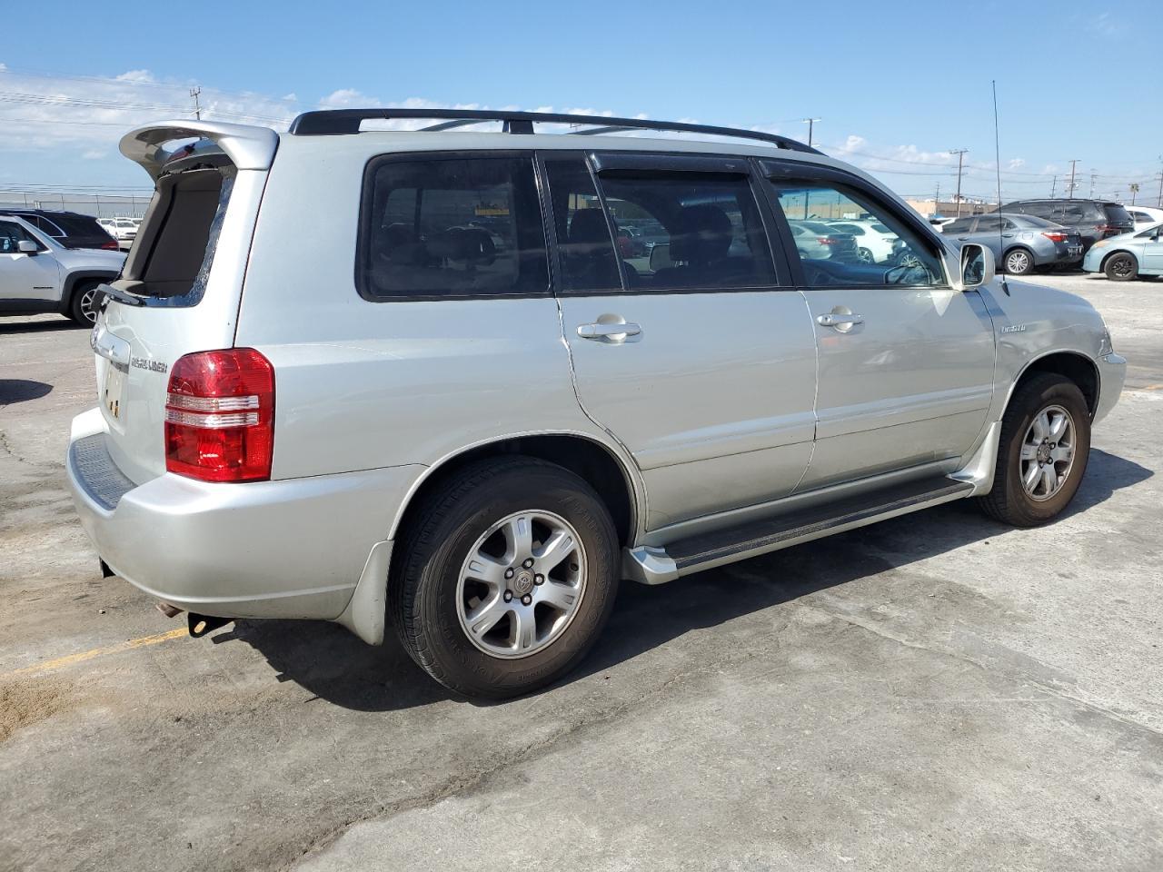 2003 TOYOTA HIGHLANDER