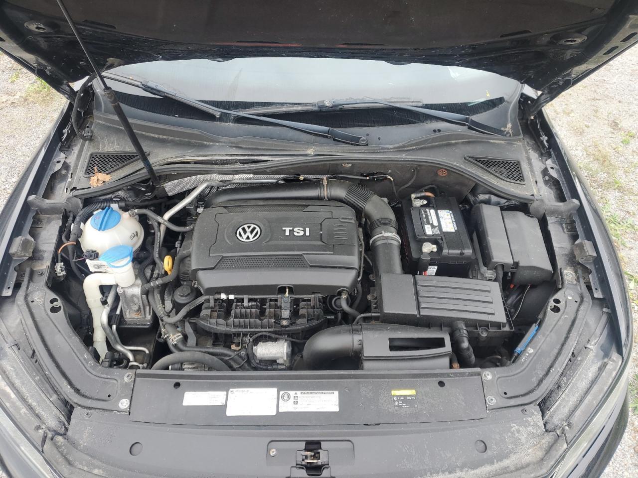 2017 VOLKSWAGEN Passat