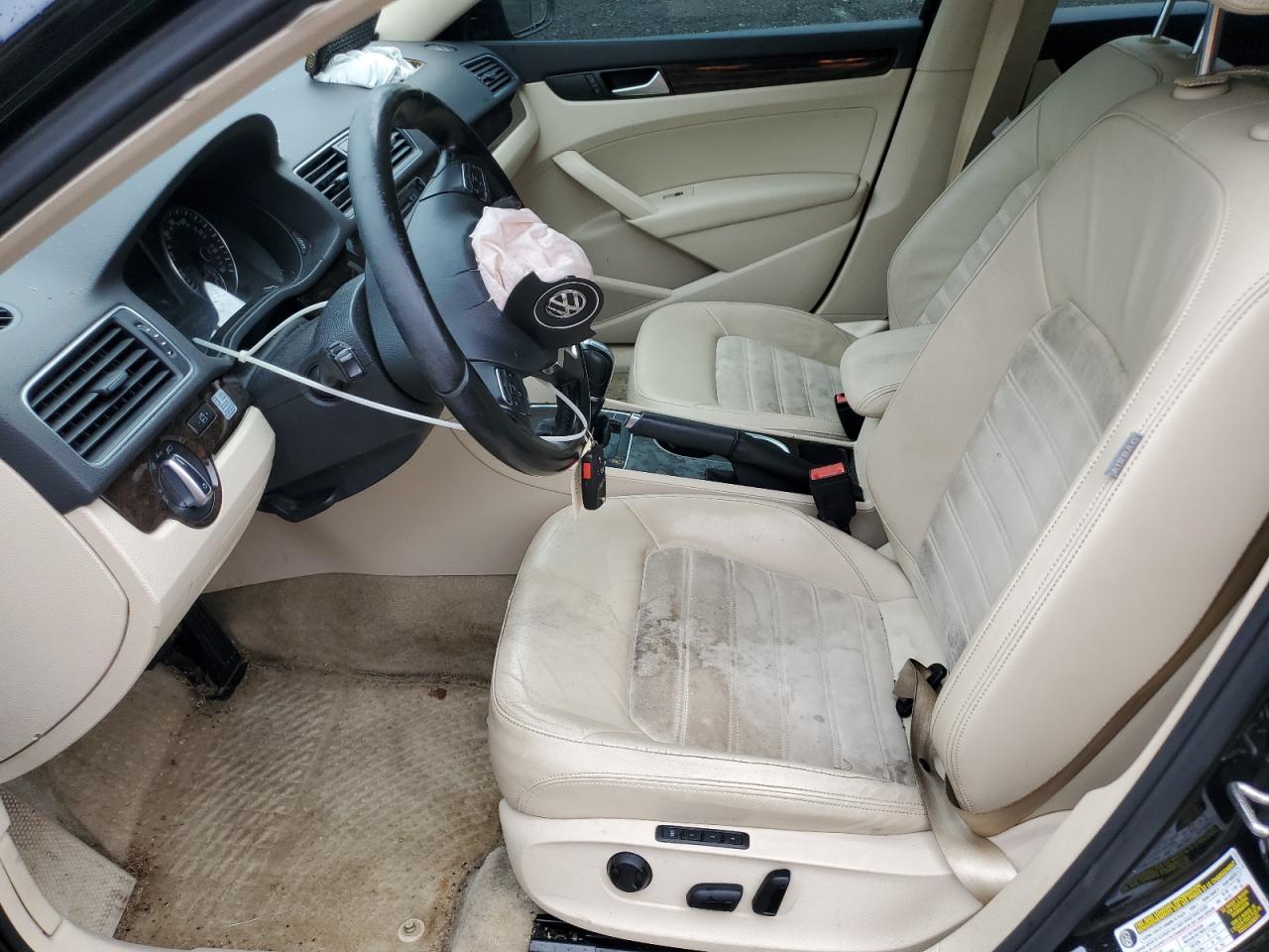 2015 VOLKSWAGEN Passat
